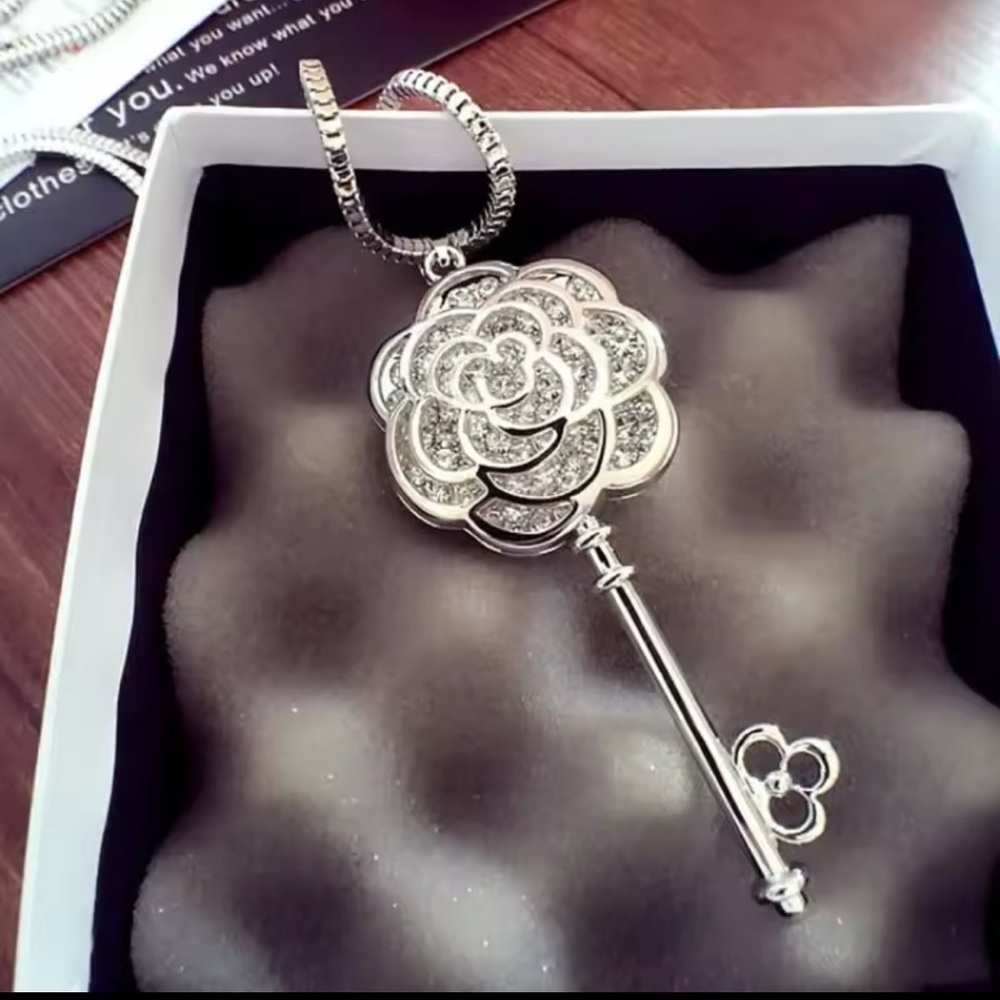 925 Sterling Silver Camellia Blossom Key Long Chain Necklace w/ Zircon Accents - Picture 10 of 11